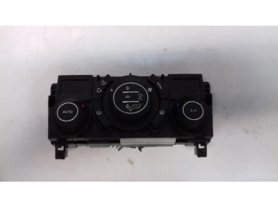 MANDO CALEFACCIÓN PEUGEOT 3008 2010