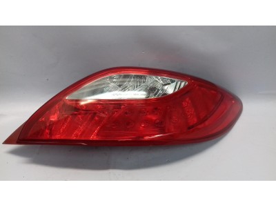 PILOTO TRASERO DERECHO MAZDA 2 2010