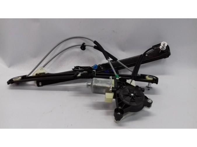 ELEVALUNAS DELANTERO DERECHO AUDI A3 2019