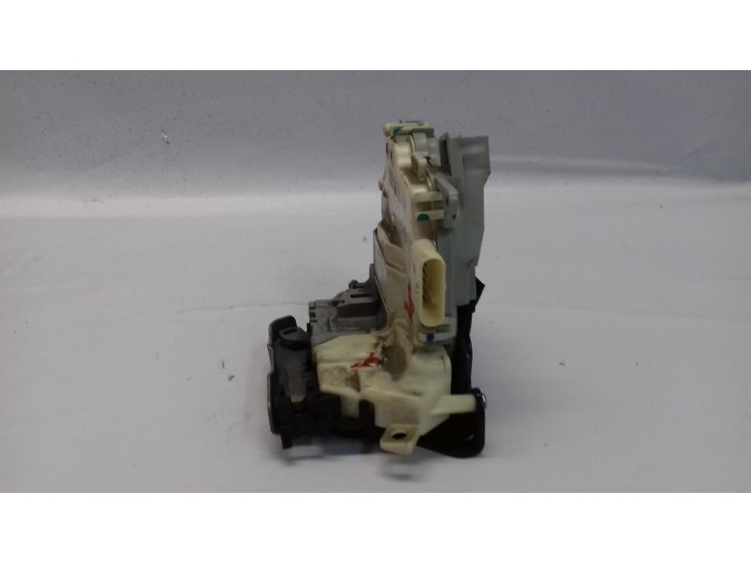 CERRADURA PUERTA  TRASERA DERECHA AUDI A5 2011