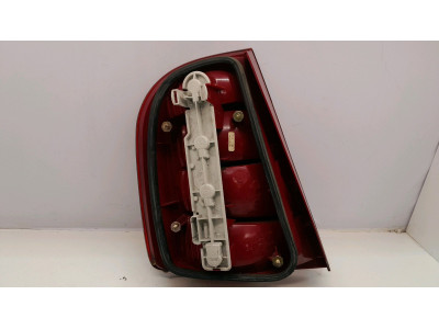 PILOTO TRASERO DERECHO SKODA FABIA 2001