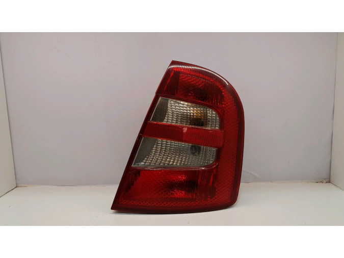 PILOTO TRASERO DERECHO SKODA FABIA 2001