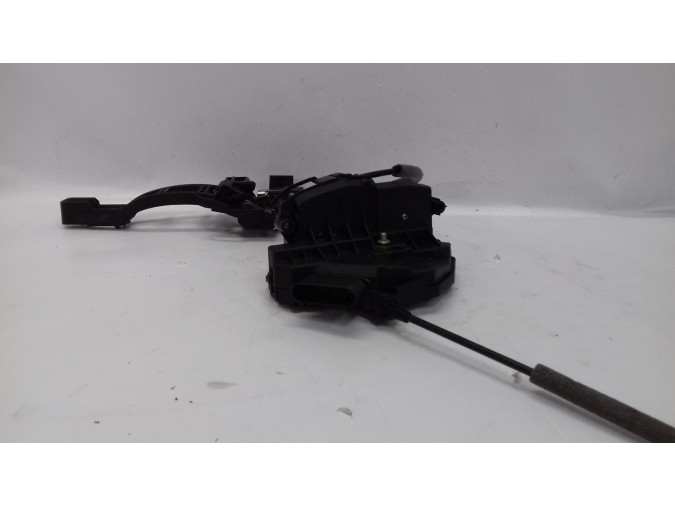 CERRADURA PUERTA DELANTERA DERECHA FORD FOCUS 2015