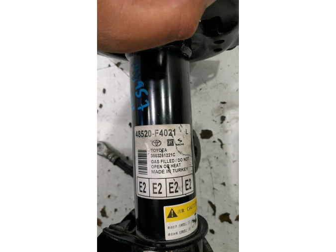 AMORTIGUADOR DELANTERO IZQUIERDO TOYOTA C-HR