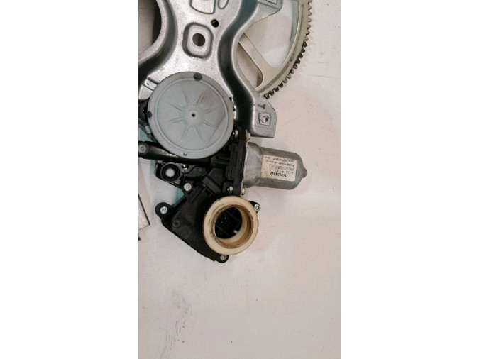 ELEVALUNAS DELANTERO IZQUIERDO TOYOTA AURIS 2007
