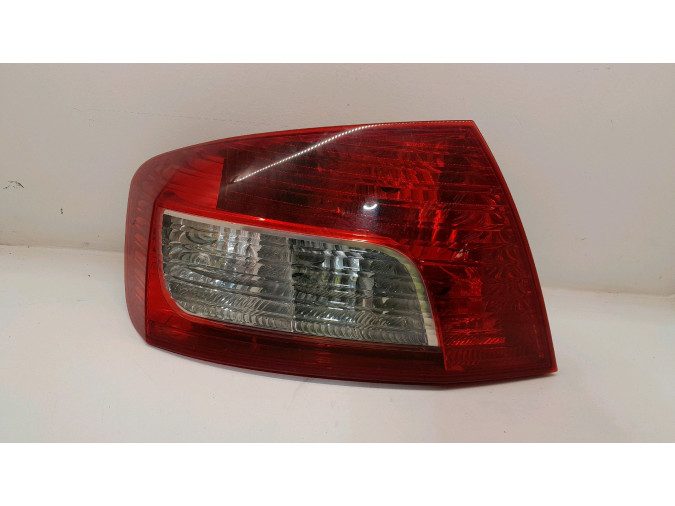PILOTO TRASERO IZQUIERDO PEUGEOT 407 2010