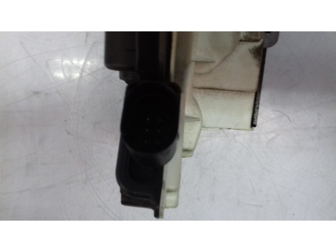 CERRADURA PUERTA DELANTERA DERECHA VOLKSWAGEN SCIROCCO 2008