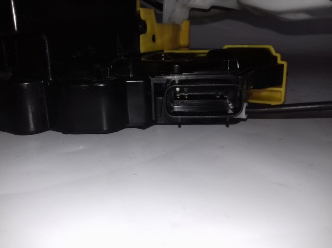 CERRADURA PUERTA DELANTERA DERECHA KIA CEED 2017