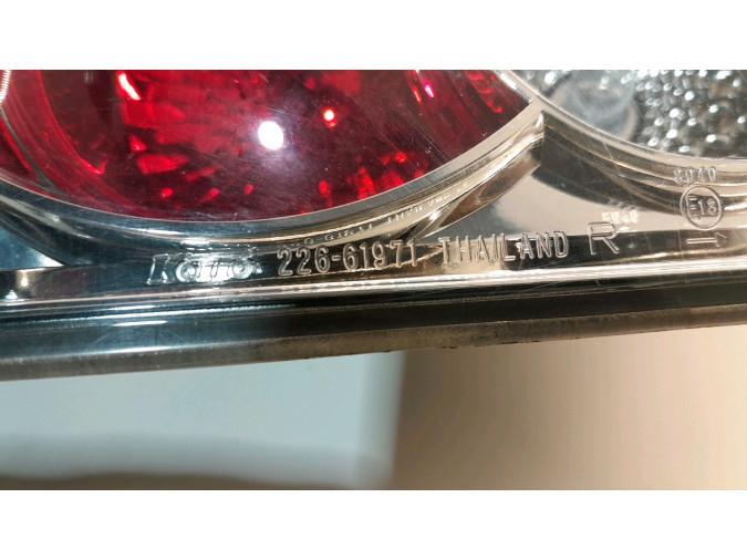 PILOTO TRASERO DERECHO MAZDA 6 2002