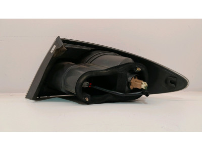 PILOTO TRASERO IZQUIERDO MAZDA 6 2002