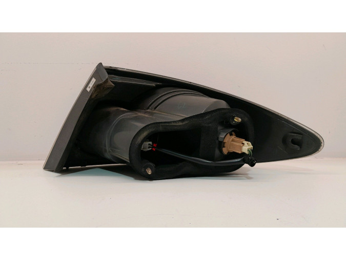 PILOTO TRASERO IZQUIERDO MAZDA 6 2002