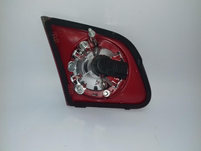 PILOTO TRASERO DERECHO INTERIOR VOLKSWAGEN PASSAT 2005