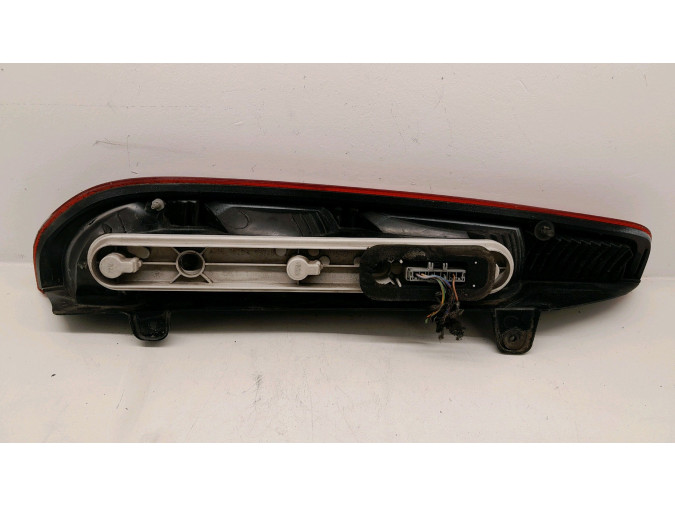 PILOTO TRASERO DERECHO FORD FOCUS 2005