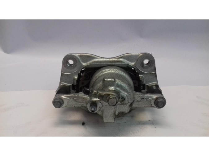 PINZA DELANTERA DERECHA TOYOTA AURIS 2017