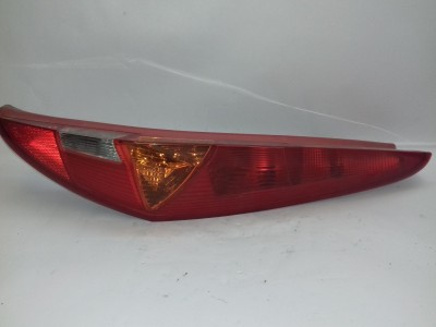 PILOTO TRASERO DERECHO FIAT PUNTO 2002