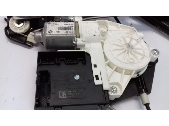 ELEVALUNAS DELANTERO DERECHO VOLKSWAGEN JETTA 2006