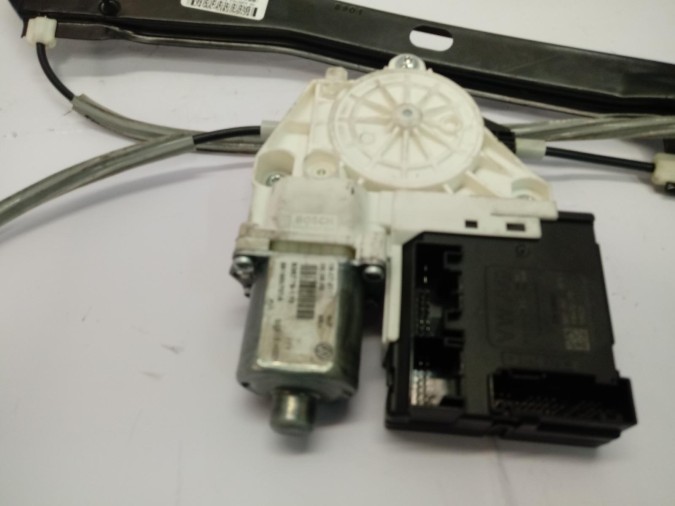 ELEVALUNAS DELANTERO IZQUIERDO VOLKSWAGEN JETTA 2011