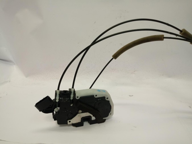 CERRADURA PUERTA DELANTERA DERECHA NISSAN JUKE 2011