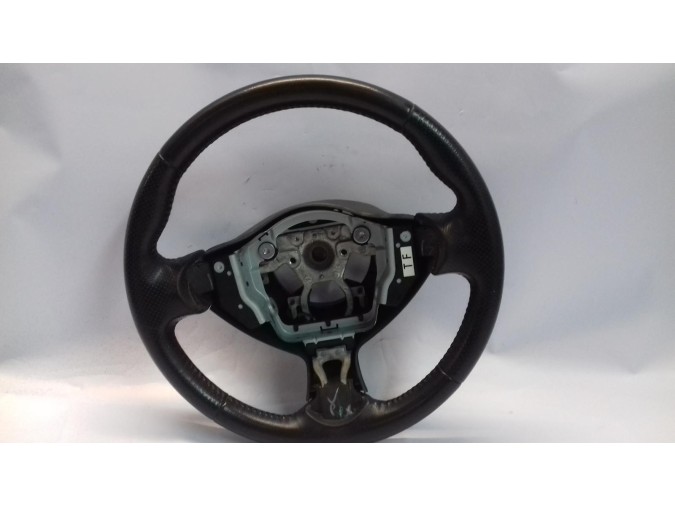 VOLANTE NISSAN JUKE 2011