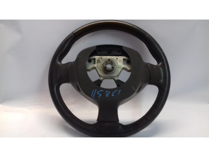 VOLANTE NISSAN JUKE 2011