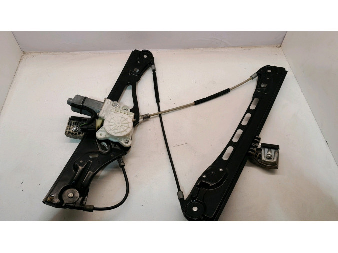 ELEVALUNAS DELANTERO DERECHO  MERCEDES CLASE E 2002
