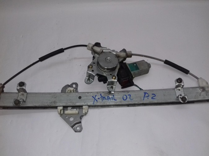 ELEVALUNAS DELANTERO DERECHO NISSAN X TRAIL 2002