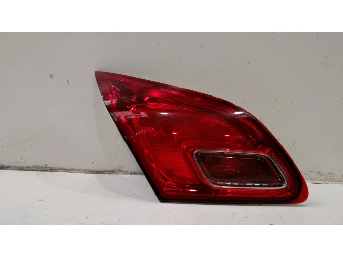 PILOTO TRASERO IZQUIERDO INTERIOR OPEL ASTRA 2015