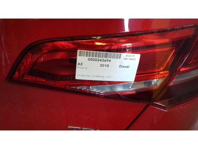 PILOTO TRASERO DERECHO INTERIOR AUDI A3 2018