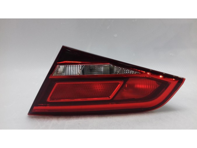 PILOTO TRASERO DERECHO INTERIOR AUDI A3 2018
