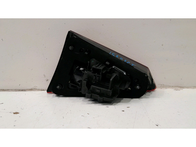 PILOTO TRASERO INTERIOR IZQUIERDO SEAT ARONA 2023
