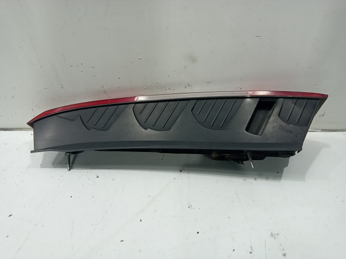 PILOTO TRASERO DERECHO FORD C-MAX 2008
