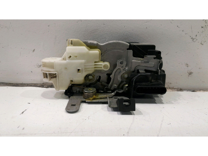 CERRADURA PUERTA TRASERA DERECHA VOLVO V40 2013