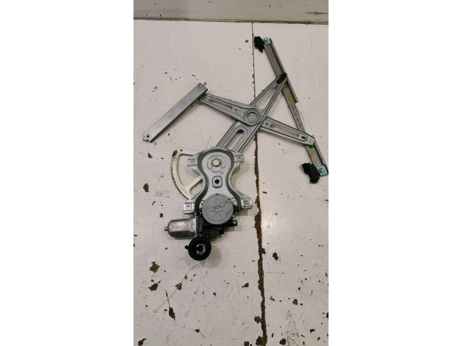 ELEVALUNAS DELANTERO DERECHO TOYOTA YARIS 2008