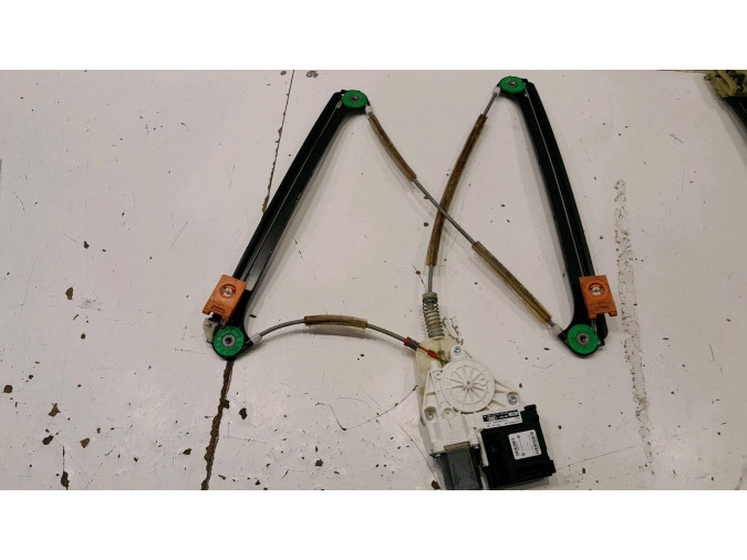 ELEVALUNAS DELANTERO DERECHO AUDI A3 2008