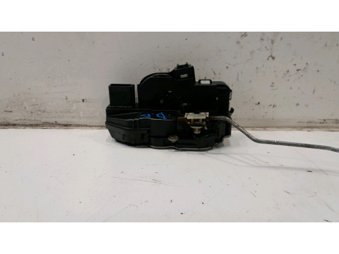 CERRADURA  PUERTA DELANTERA DERECHA OPEL ASTRA 2010