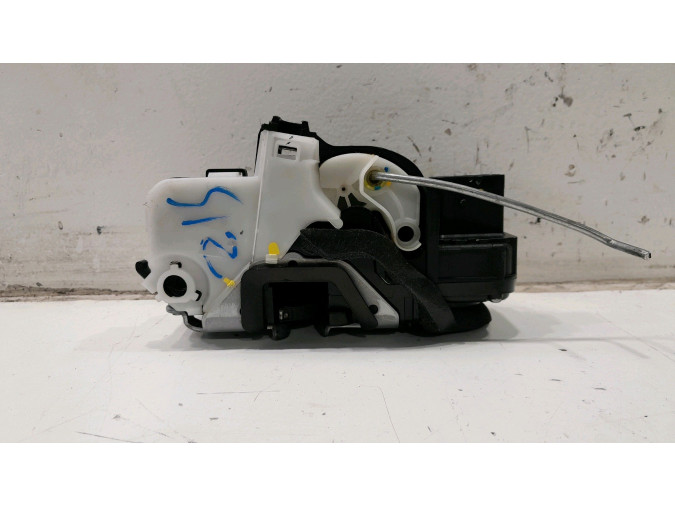 CERRADURA PUERTA DELANTERA DERECHA OPEL INSIGNIA 2011