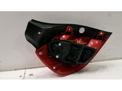 PILOTO TRASERO DERECHO RENAULT CLIO ROJO / BLANCO 2006