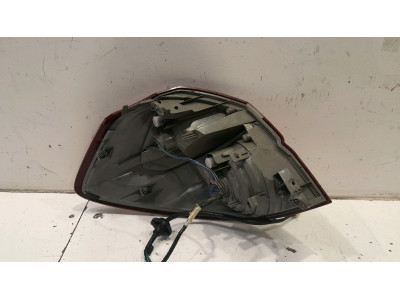 PILOTO TRASERO DERECHO SUBARU LEGACY 2008