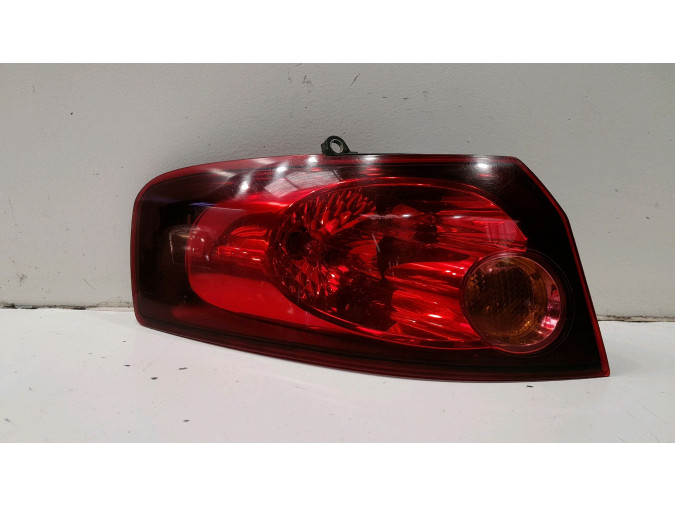 PILOTO TRASERO IZQUIERDO FIAT CROMA 2005