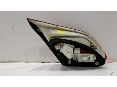 PILOTO TRASERO IZQUIERDO OPEL ASTRA ROJO 2010