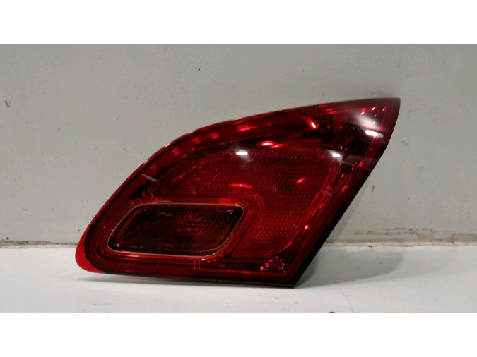 PILOTO TRASERO IZQUIERDO OPEL ASTRA ROJO 2010