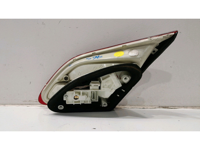 PILOTO TRASERO DERECHO INTERIOR OPEL ASTRA ROJO / FUME 2010