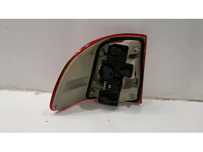 PILOTO TRASERO DERECHO PEUGEOT 206 1996
