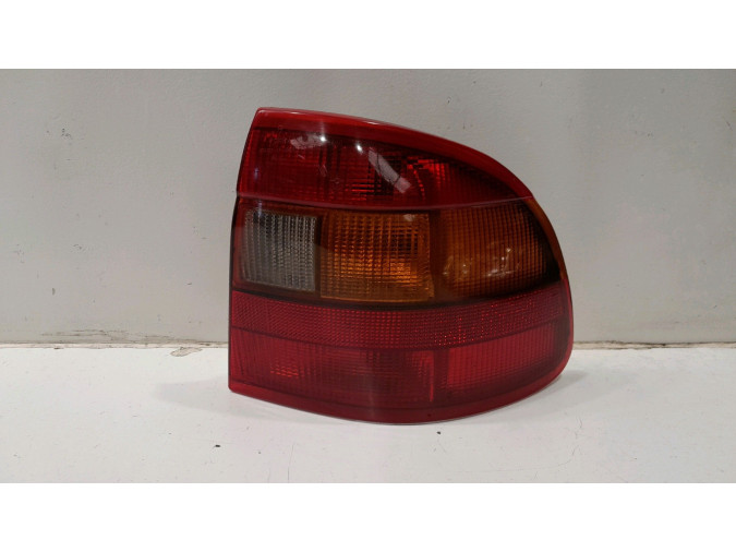 PILOTO TRASERO DERECHO PEUGEOT 206 1996