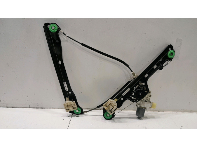 ELEVALUNAS DELANTERO DERECHO BMW SERIE 1 38397