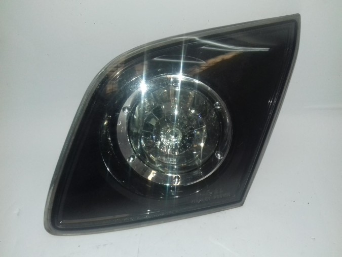 PILOTO TRASERO DERECHO MAZDA 3 2006