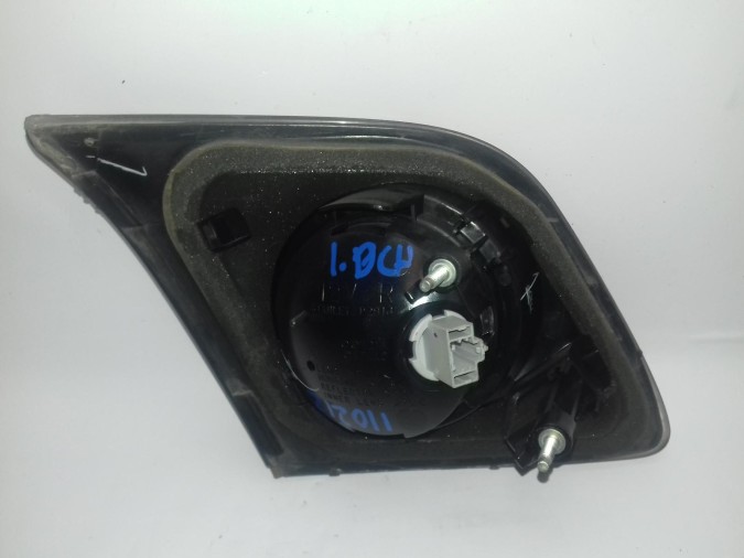 PILOTO TRASERO DERECHO MAZDA 3 2006