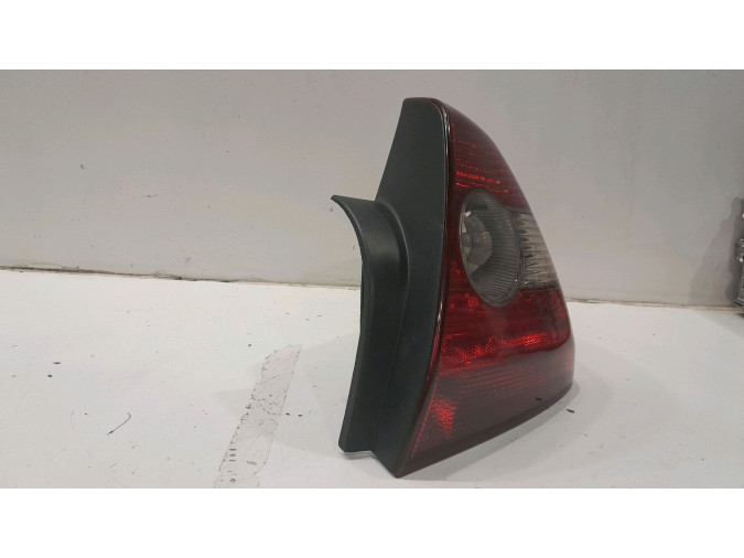 PILOTO TRASERO DERECHO RENAULT MEGANE 2004