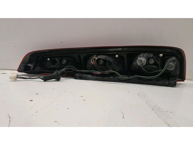 PILOTO TRASERO IZQUIERDO NISSAN X TRAIL 2000