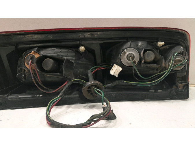 PILOTO TRASERO IZQUIERDO NISSAN X TRAIL 2000
